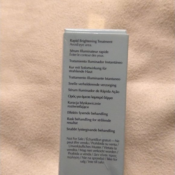 Estee Lauder Sample - Picture 4 of 6